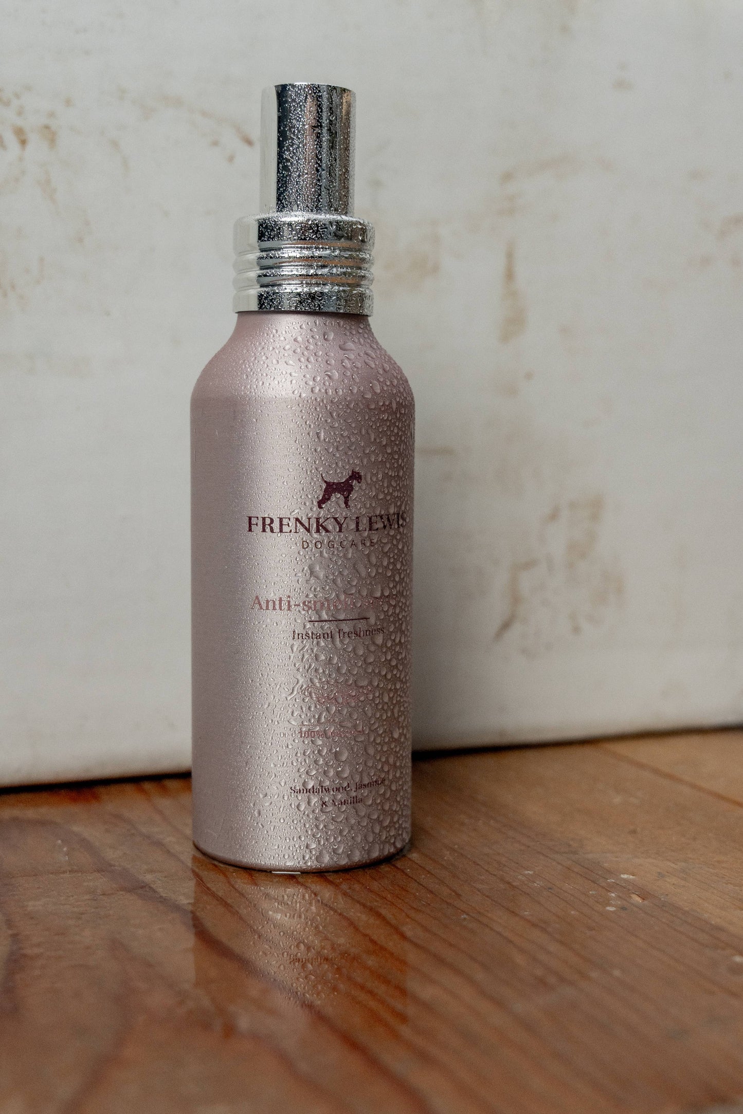 Spray Anti-Miros pentru câini- Lemn de Santal, Vanilie & Iasomie - 100ML